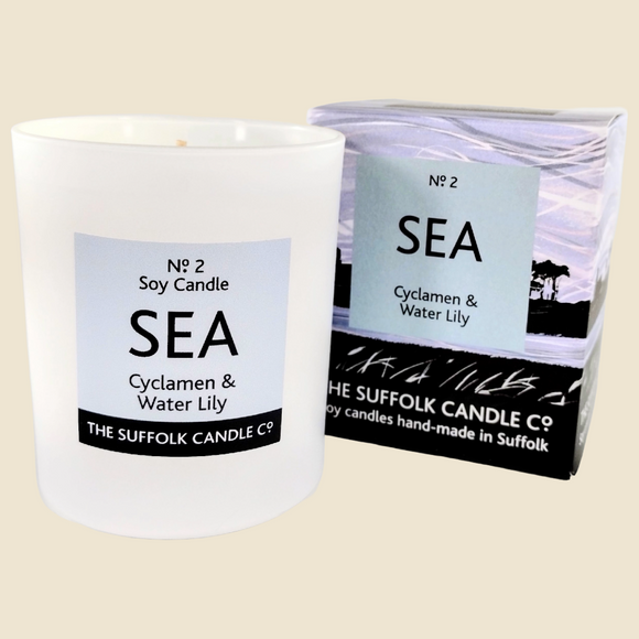 SEA - Cyclamen and Waterlily - handmade soy candle - 200g - white glass